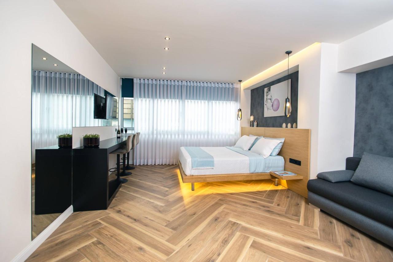 Triple A - Prime Location - Between Monastiraki & Syntagma Square-Free Parking! Афины Экстерьер фото